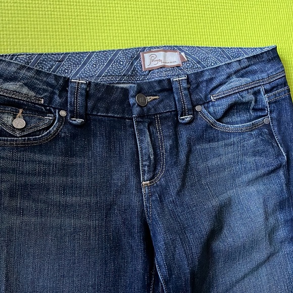 PAIGE PREMIUM DENIM~ “PICO” low rise flare (29) IMMACULATE CONDITION - Picture 3 of 7